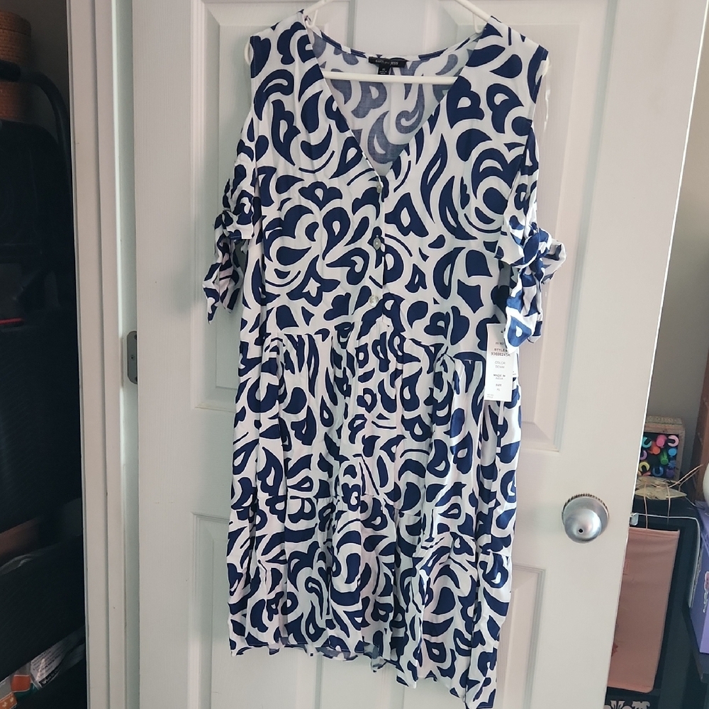 Stylish Navy and White Midi Dress